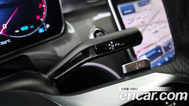 Mercedes-Benz C-Class 2022 — photo 9