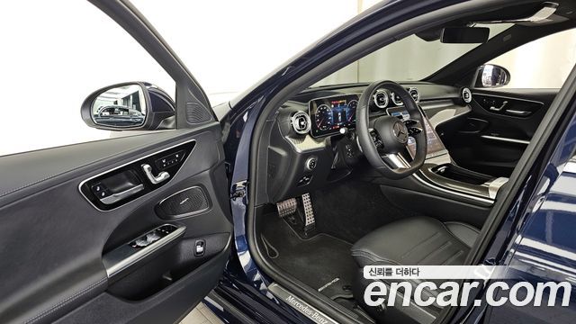 Mercedes-Benz C-Class 2022 — photo 10