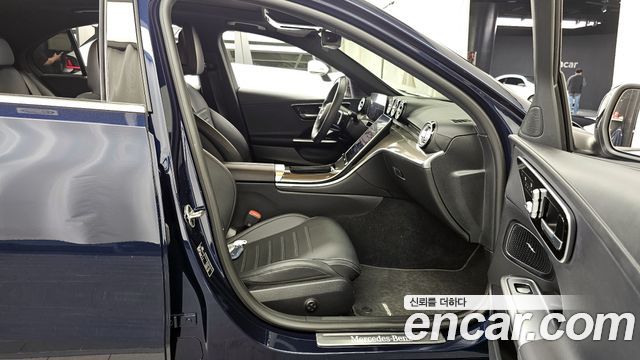 Mercedes-Benz C-Class 2022 — photo 11