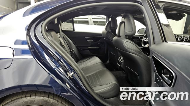 Mercedes-Benz C-Class 2022 — photo 12