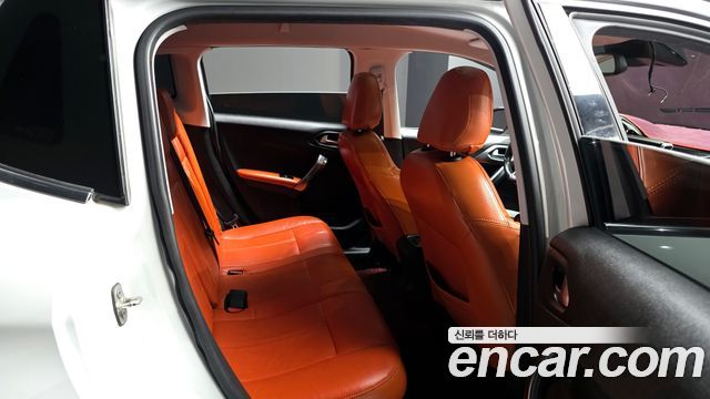 Peugeot 2008 2019 — photo 12
