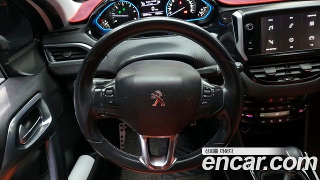 Peugeot 2008 2019 — photo 13