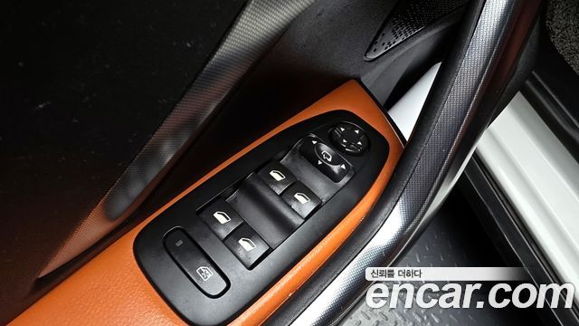 Peugeot 2008 2019 — photo 18