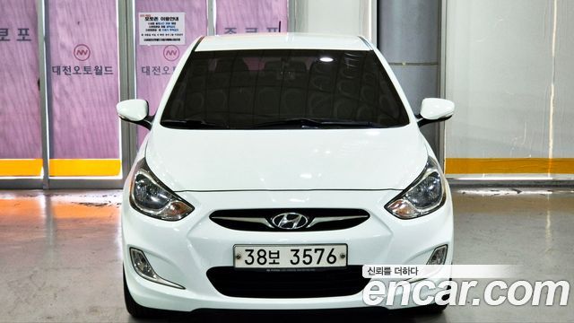 Hyundai Accent 2013 — photo 2