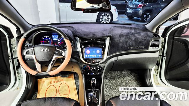 Hyundai Accent 2013 — photo 7