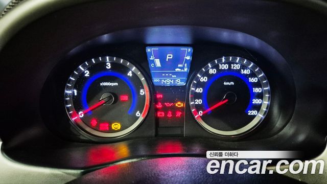 Hyundai Accent 2013 — photo 9