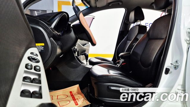 Hyundai Accent 2013 — photo 11