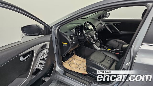 Hyundai AVANTE 2014 — photo 10