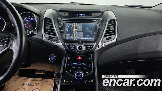Hyundai AVANTE 2014 — photo 16