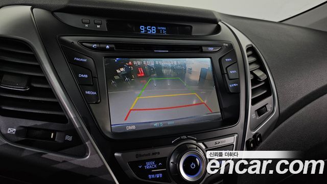 Hyundai AVANTE 2014 — photo 17