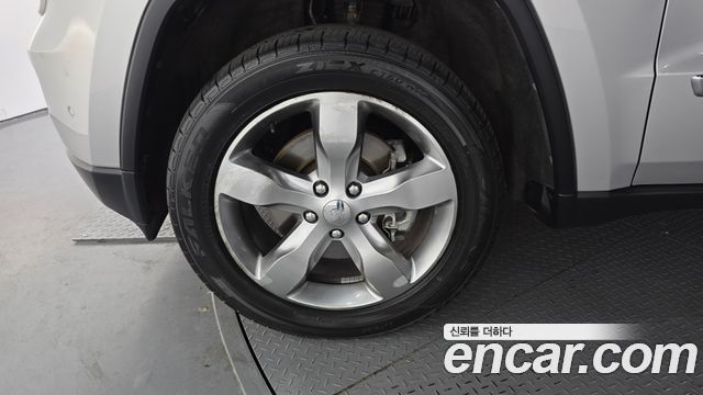 Jeep Cherokee 2011 — photo 5