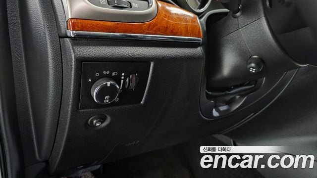 Jeep Cherokee 2011 — photo 18