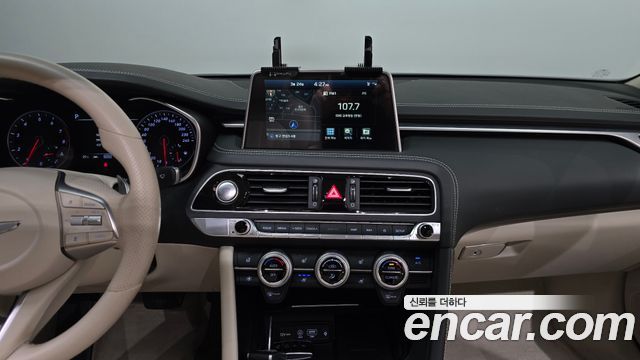 Genesis G70 2019 — photo 15
