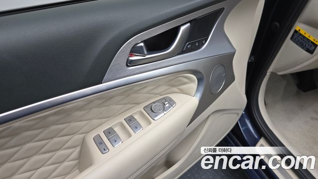 Genesis G70 2019 — photo 17