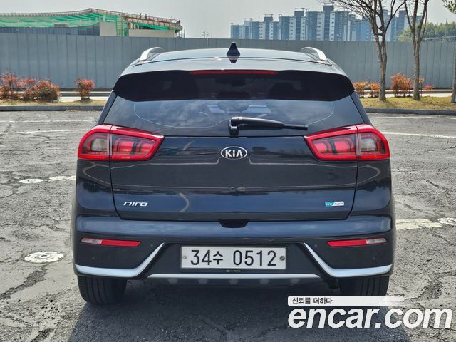 Kia Niro 2017 — photo 4