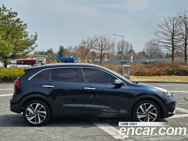 Kia Niro 2017 — photo 6