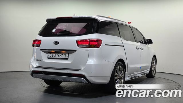 Kia Canival 2015 — photo 2