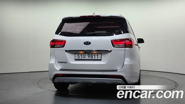Kia Canival 2015 — photo 4