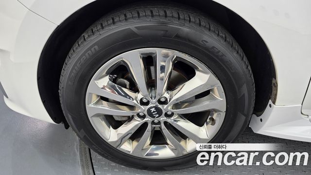 Kia Canival 2015 — photo 5