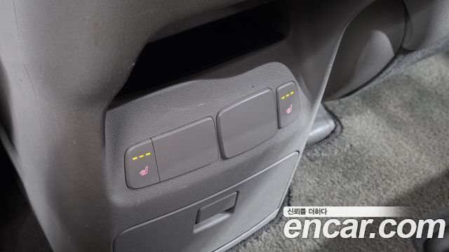 Kia Canival 2015 — photo 18