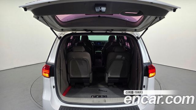Kia Canival 2015 — photo 20