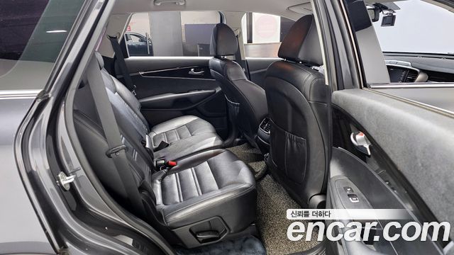 Kia Sorento 2018 — photo 12