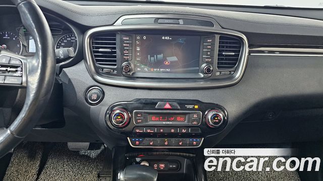 Kia Sorento 2018 — photo 15