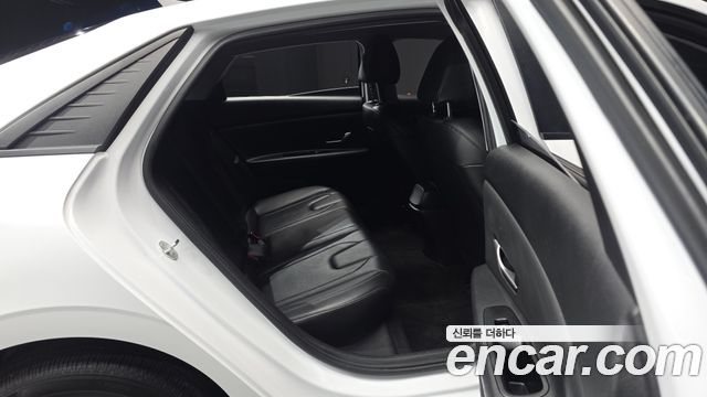 Hyundai AVANTE 2021 — photo 13
