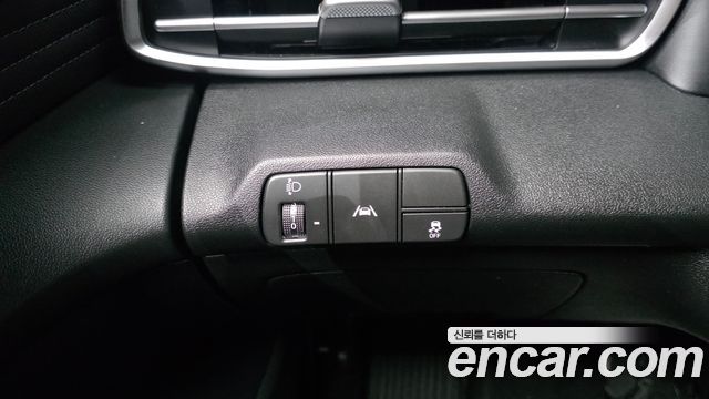 Hyundai AVANTE 2021 — photo 16