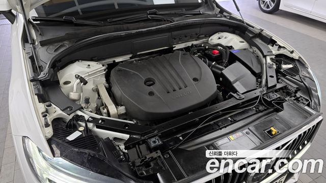 Volvo XC60 2022 — photo 6