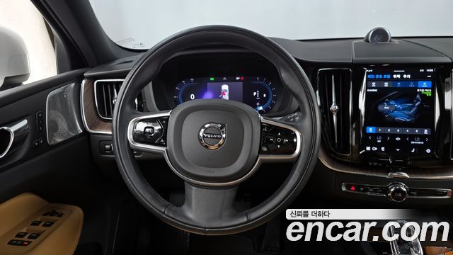 Volvo XC60 2022 — photo 13