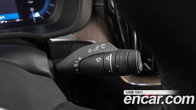 Volvo XC60 2022 — photo 16