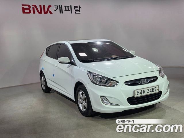 Hyundai Accent 2012 — photo 3