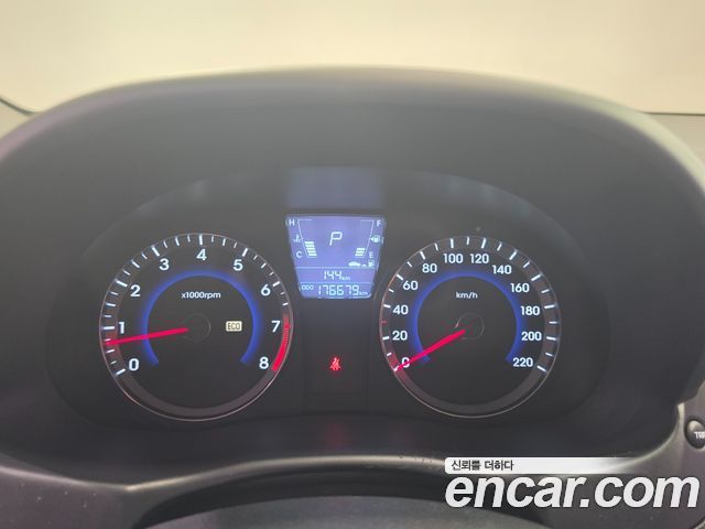 Hyundai Accent 2012 — photo 7