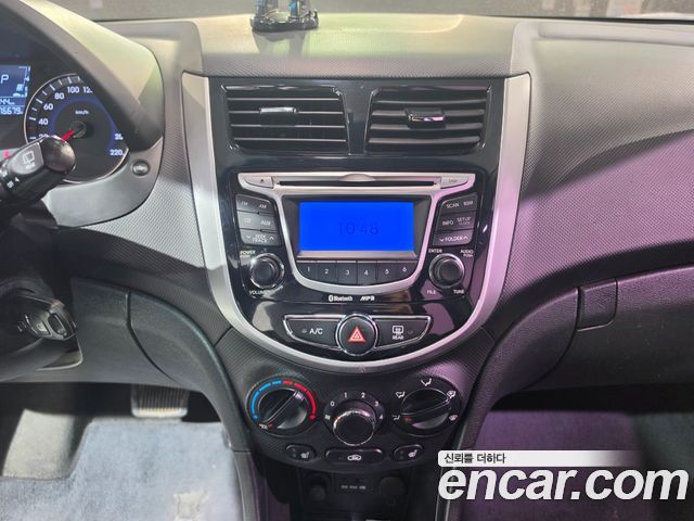 Hyundai Accent 2012 — photo 8