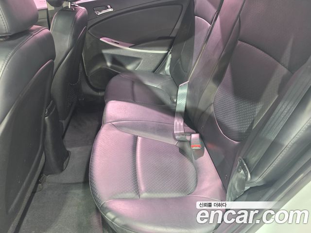 Hyundai Accent 2012 — photo 13