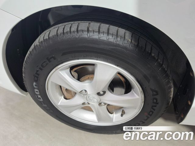 Hyundai Accent 2012 — photo 16
