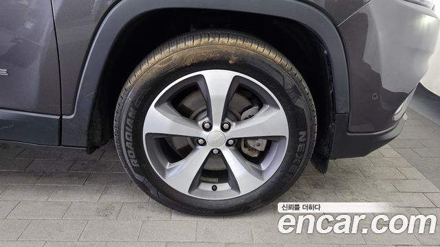 Jeep Cherokee 2021 — photo 5