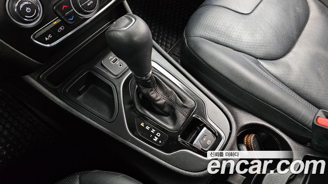 Jeep Cherokee 2021 — photo 9