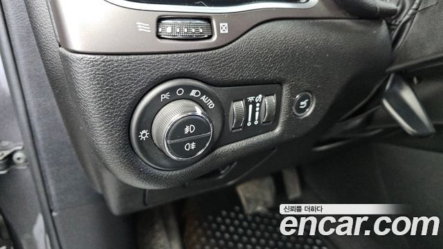 Jeep Cherokee 2021 — photo 18