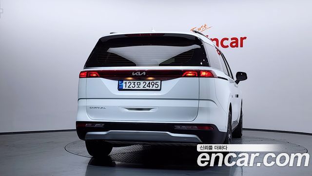 Kia Canival 2022 — photo 4
