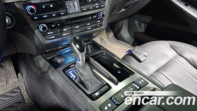 Hyundai Genesis 2015 — photo 9