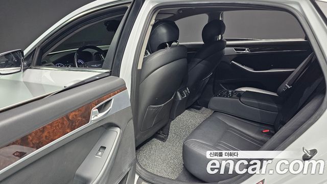 Hyundai Genesis 2015 — photo 17