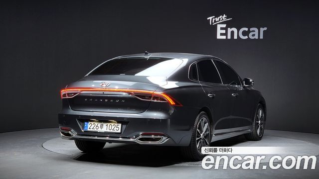 Hyundai Grandeur 2022 — photo 2