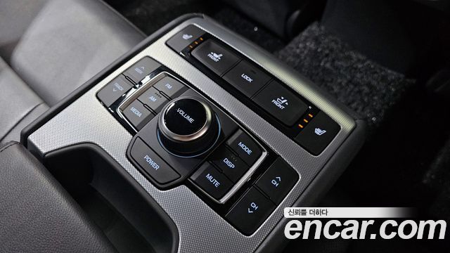 Genesis G80 2018 — photo 19