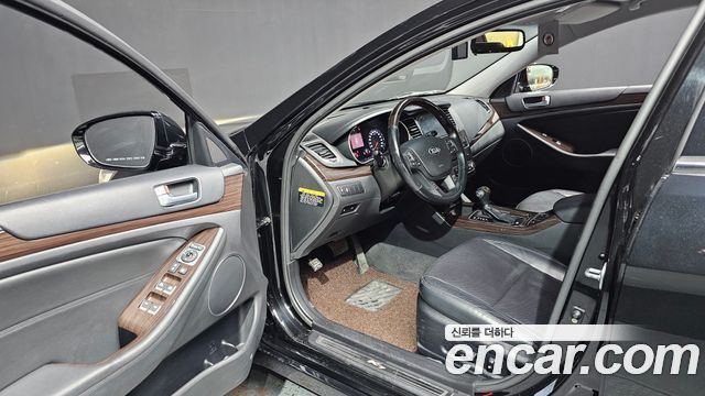 Kia K7 2016 — photo 10