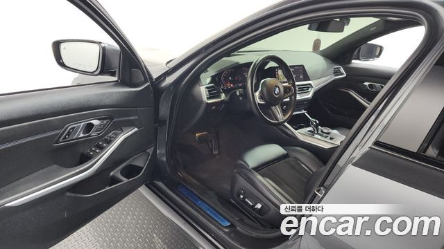 BMW 3-Series 2020 — photo 10