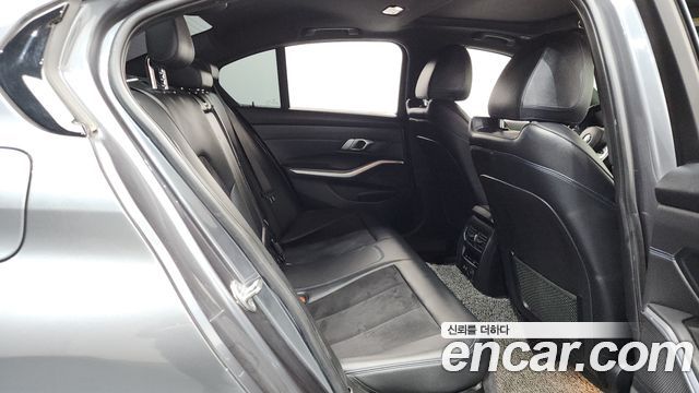 BMW 3-Series 2020 — photo 12