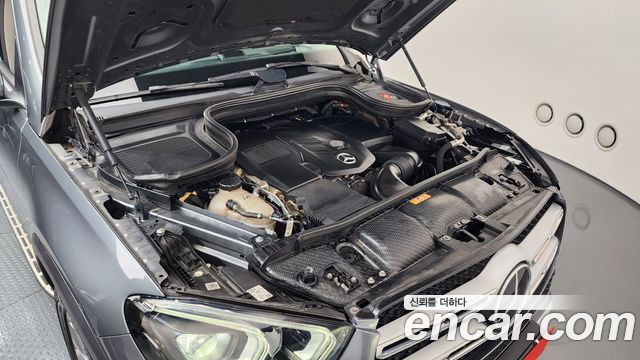 Mercedes-Benz GLE-Class 2021 — photo 6