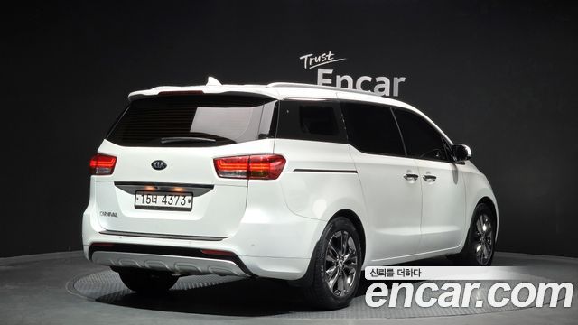 Kia Canival 2018 — photo 2